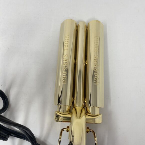 Vidal Sassoon Model VS184 Gold Series Wave Iron - Picture 3 of 8